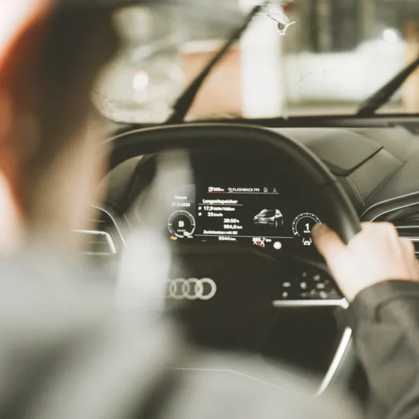 Fahrschule Säm Imholz mit Audi Q4 e-tron – Fahrlehrer im Kanton Uri
